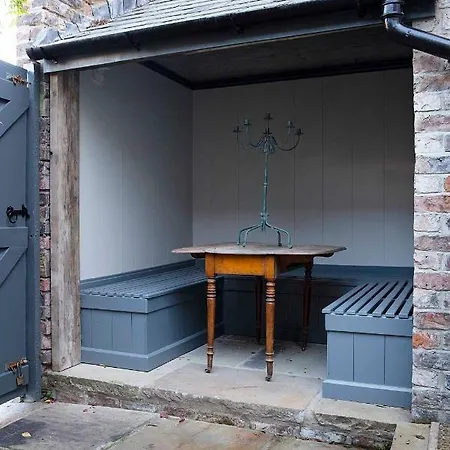 Holiday home * Rare Find * The House With The Pink Door